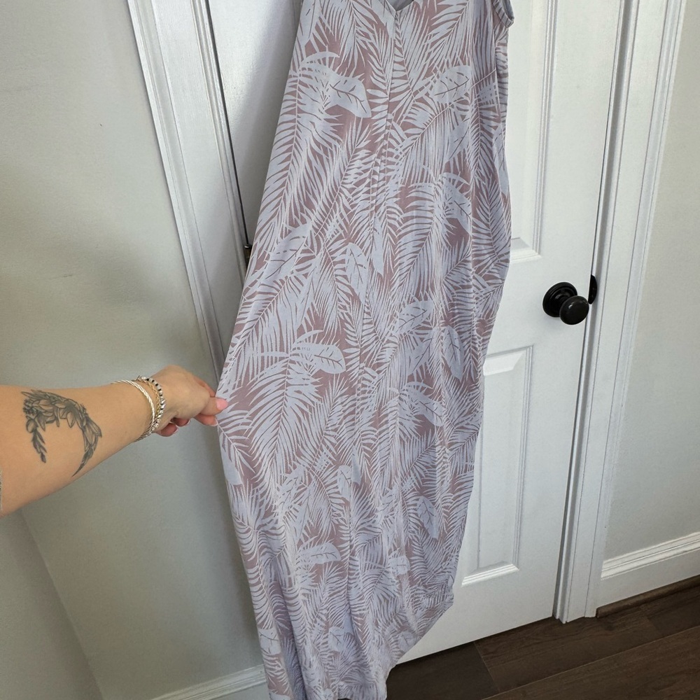By Together Gray Sundress with Spaghetti Straps and V-Neck for Casual Wear - Picture 4 of 6